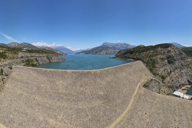 Barrage de Serre-Ponçon (Hautes-Alpes) - vue panoramique